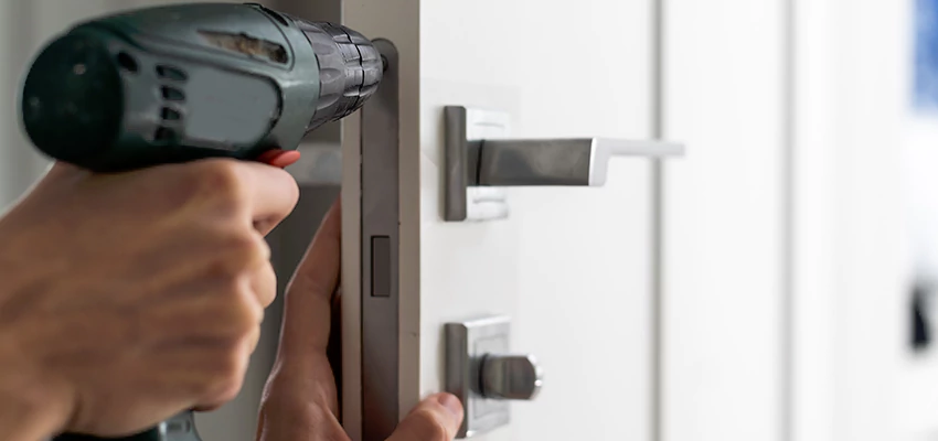 Locksmith For Lock Replacement Near Me in Cypress, CA