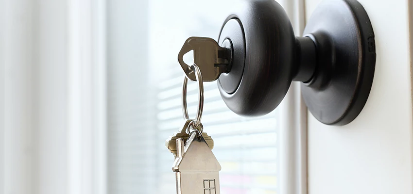 Bifold Door Knob Replacement in Cypress, California